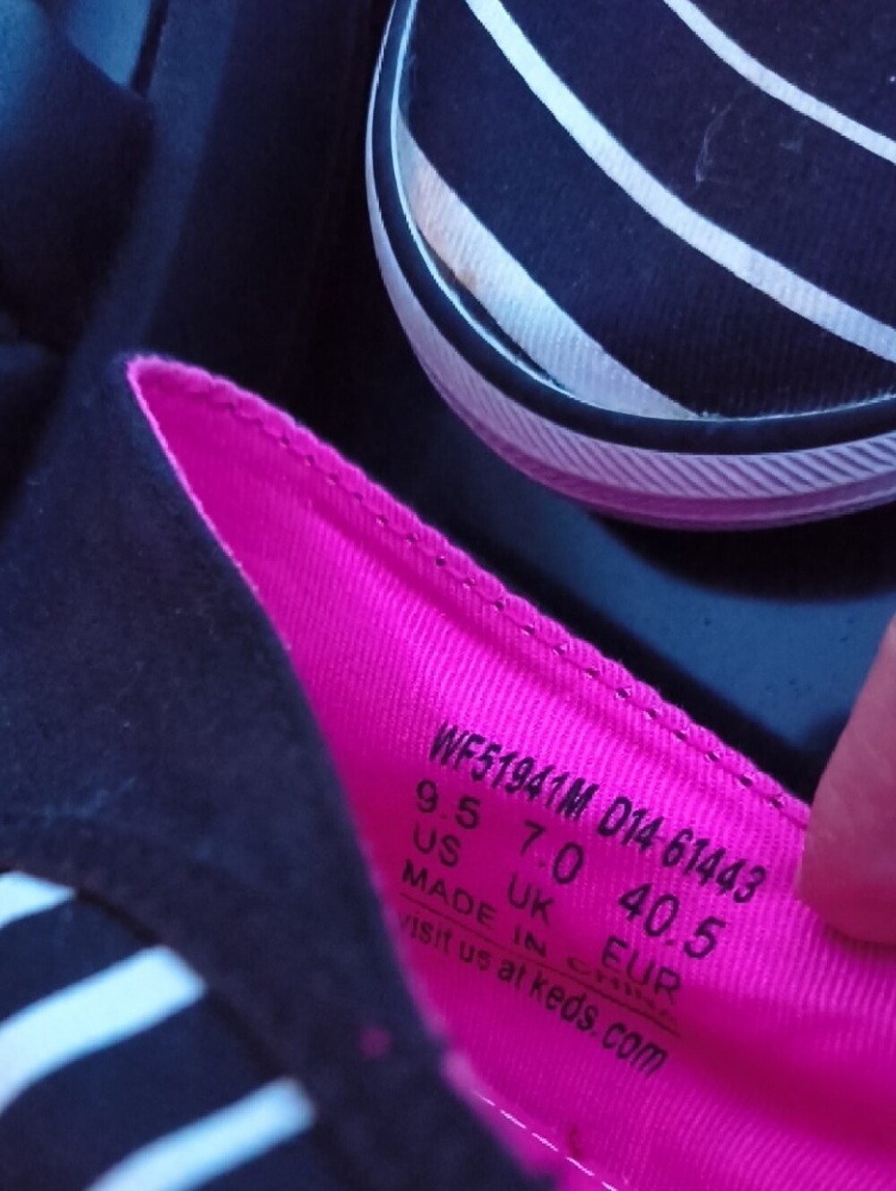 Keds Black & White Striped Slip-On Flats with Pink Interior Size 9.5 - Picture 5 of 6